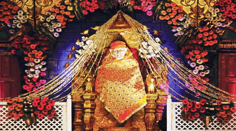 Discover the Spiritual Aura of Shirdi with Our One-Day Package